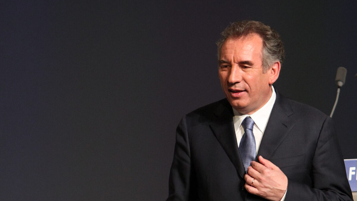 https://salarnews.in/public/uploads/images/newsimages/maannewsimage08092025_233934_Francois Bayrou.png